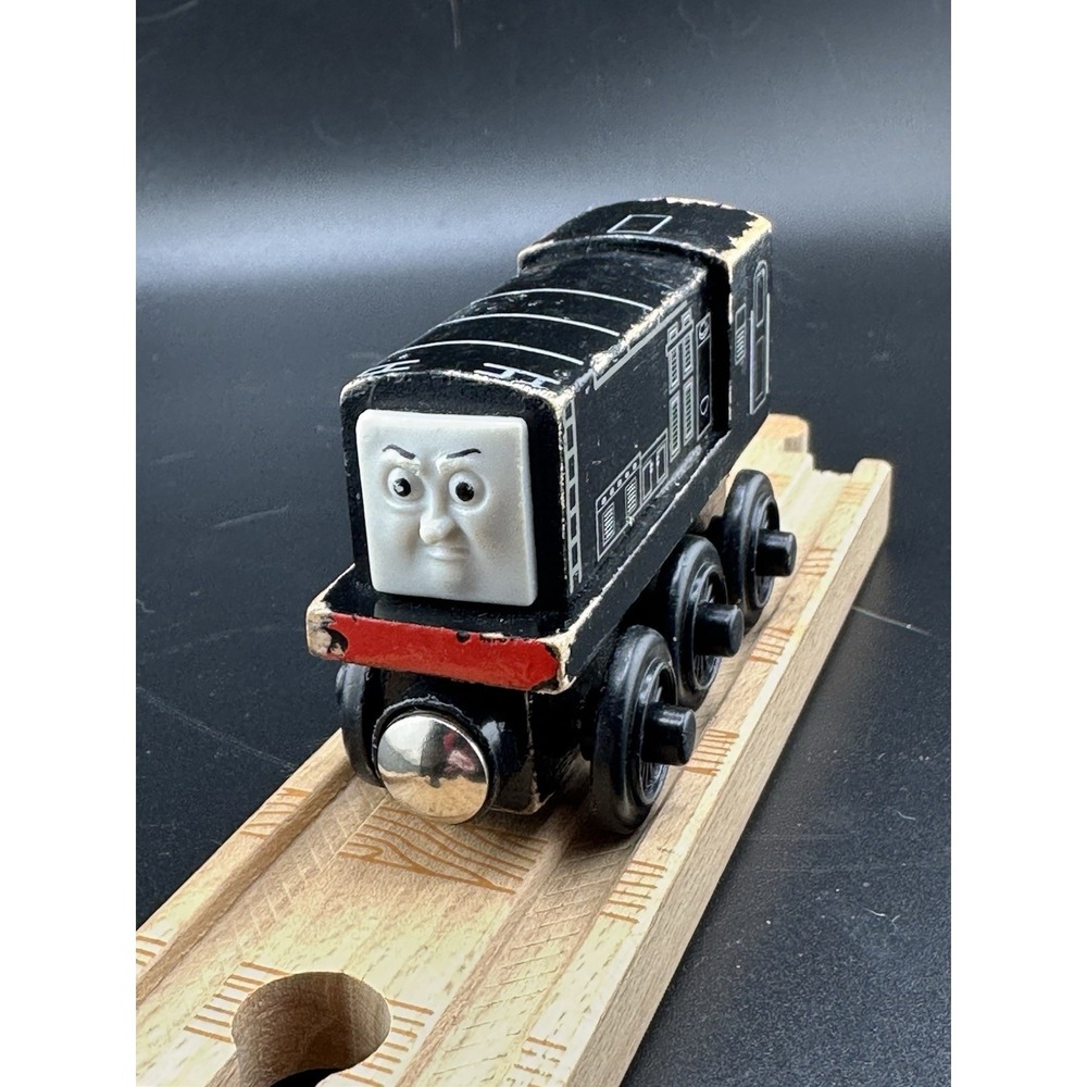 Thomas & Friends Wooden Railway Train Diesel Engine with Grumpy Face Vtg 2003-1